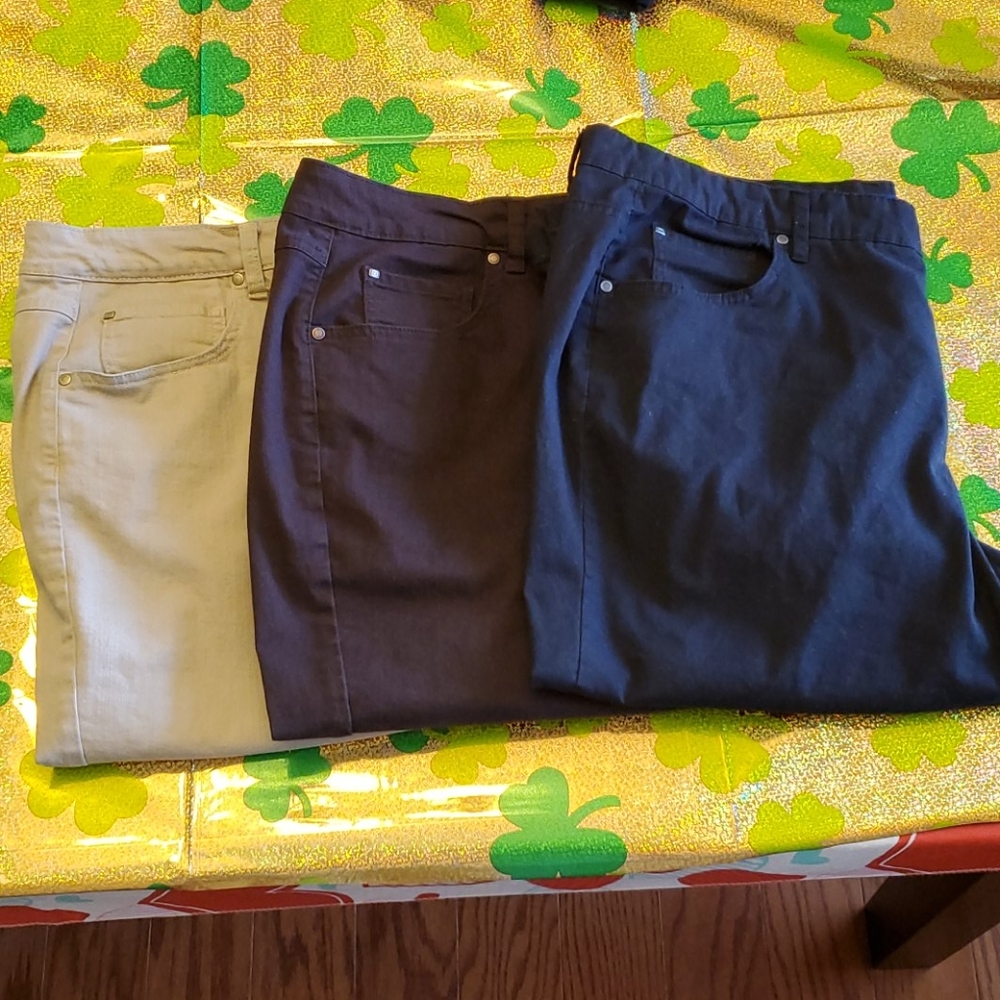 💐🐞3 Pair Bandolino Cropped Jean's women's🐝💐